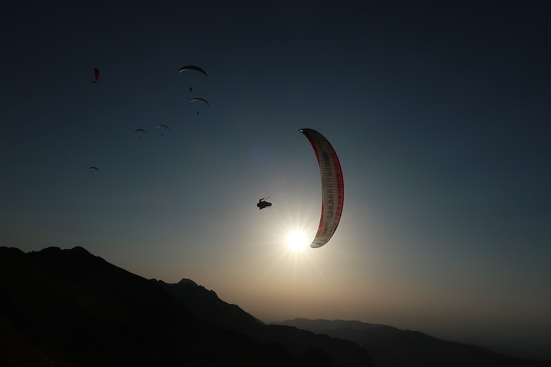 20260812_moentschelespitz-sonnenfinsternis-gleitschirm_012.JPG