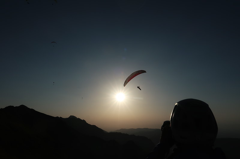 20260812_moentschelespitz-sonnenfinsternis-gleitschirm_014.JPG