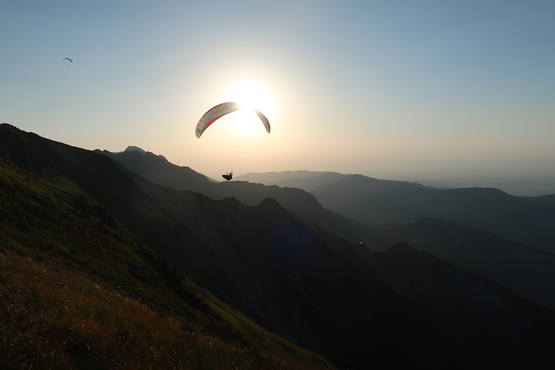 20260812_moentschelespitz-sonnenfinsternis-gleitschirm_027.JPG