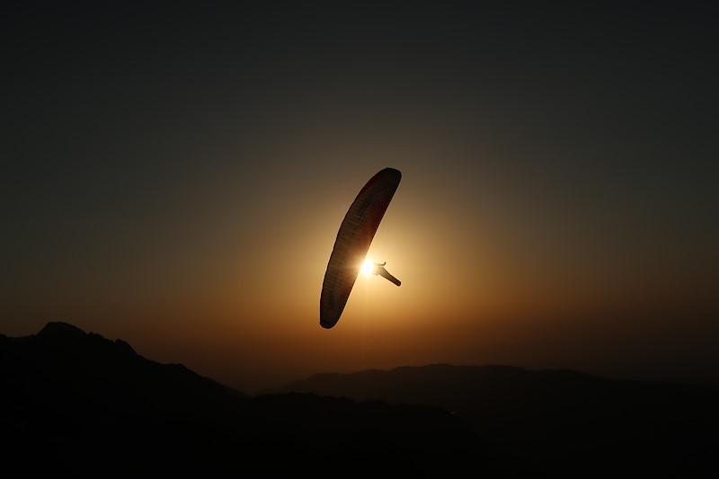 20260812_moentschelespitz-sonnenfinsternis-gleitschirm_046.JPG