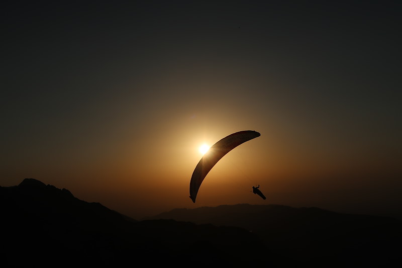 20260812_moentschelespitz-sonnenfinsternis-gleitschirm_049.JPG
