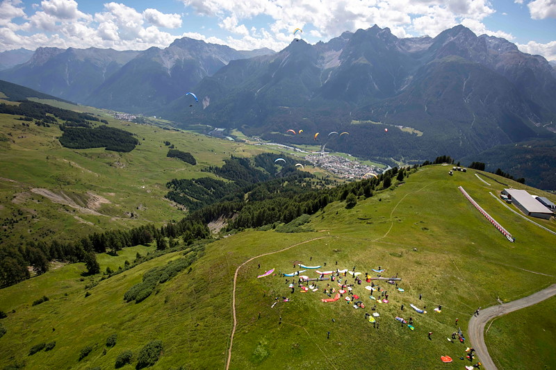 Paraglidiing-Scuol2Paraglidiing-Scuol2_06A0697.jpg