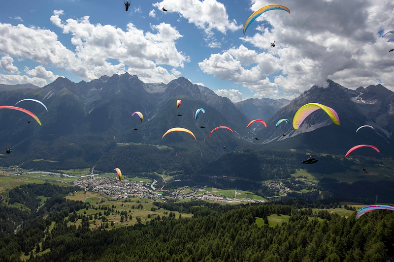 Paraglidiing-Scuol2Paraglidiing-Scuol2_06A0705.jpg