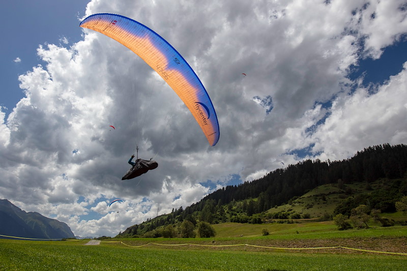 Paraglidiing-Scuol2Paraglidiing-Scuol2_06A0757.jpg